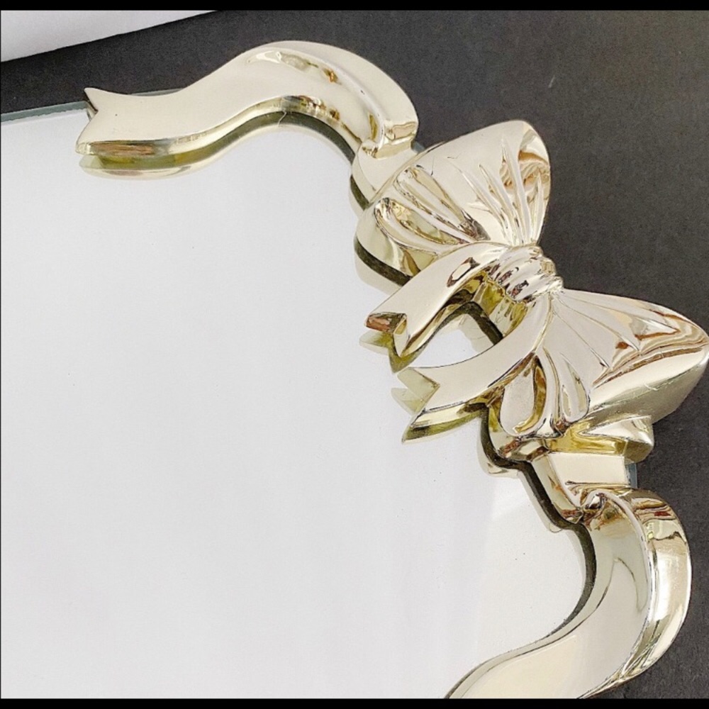 1980's Vintage Vanity Oval Mirror Tray With Gold Bow Handles - Picture 5 of 5